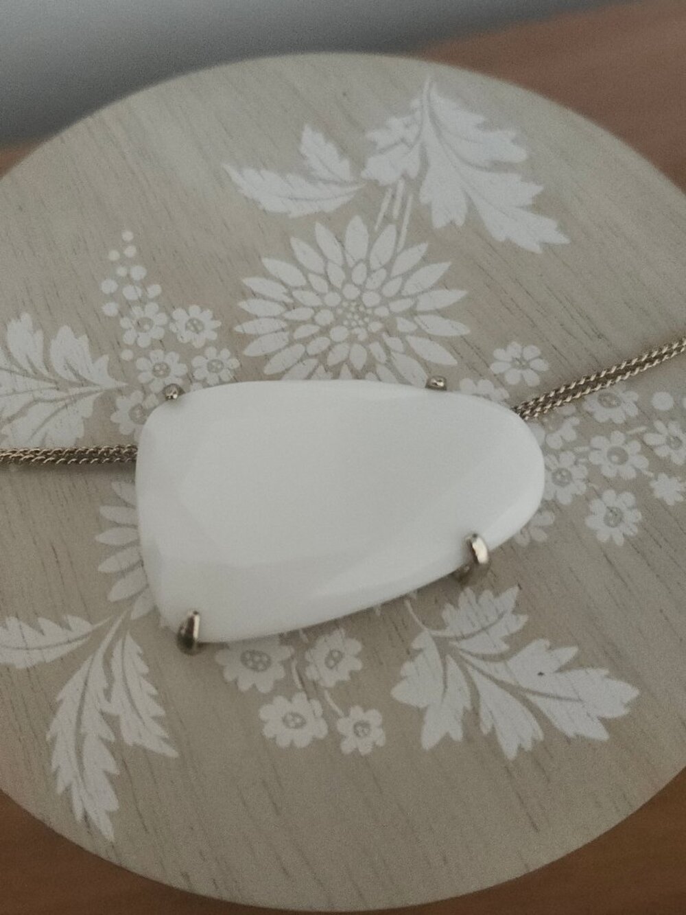 Kendra Scott White Gold Pendant Necklace
